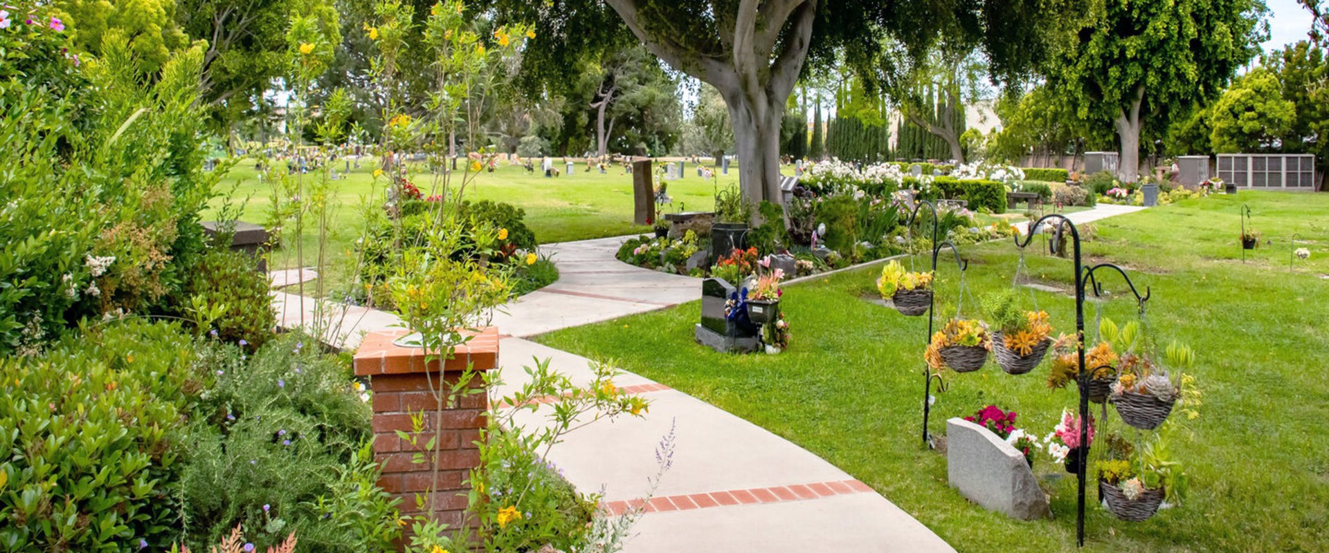 Memorial Parks in Los Angeles County, CA: A Comprehensive Guide to Funeral and Memorial Services